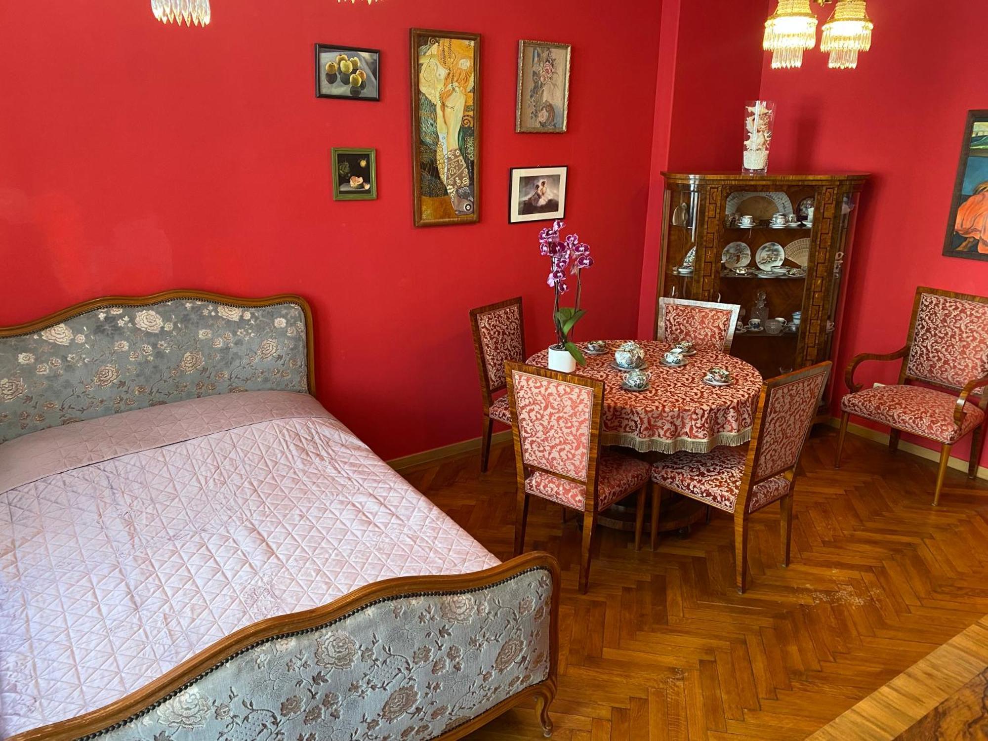 Retro Big Apartment With Two Balconies And Lift Karlovy Vary Kültér fotó